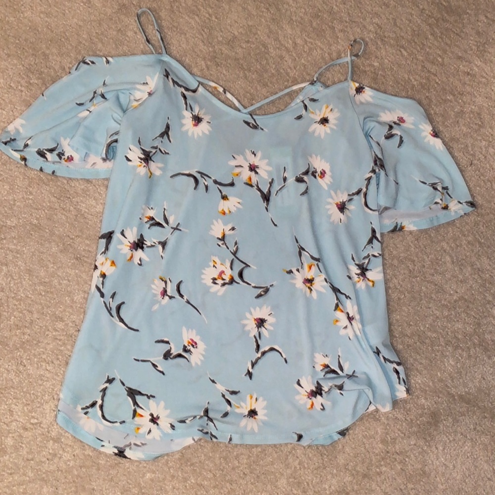 NWT Off the shoulder criss cross floral blouse